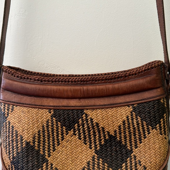 Crossbody Vintage Rattan Straw Leather purse, used condition but vintage look. - Picture 3 of 8